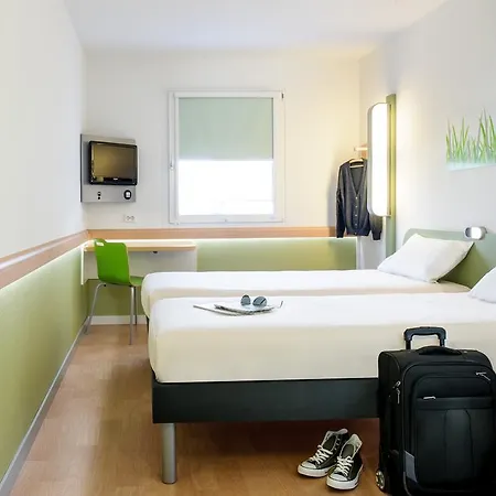 Ibis Budget Hotel *