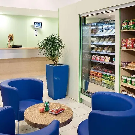 Ibis Budget Hotel 2*